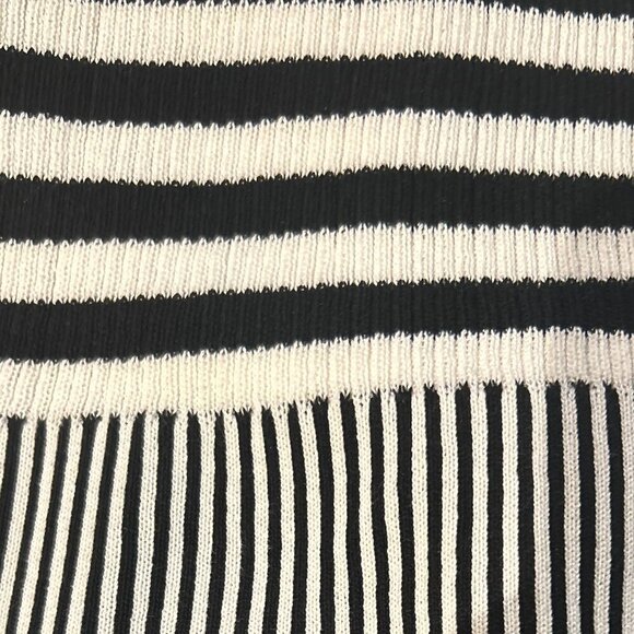 Kut from the Kloth SZM Alora Henley stripe sweater 90's Black & Ivory Preppy Y2K - Picture 8 of 10